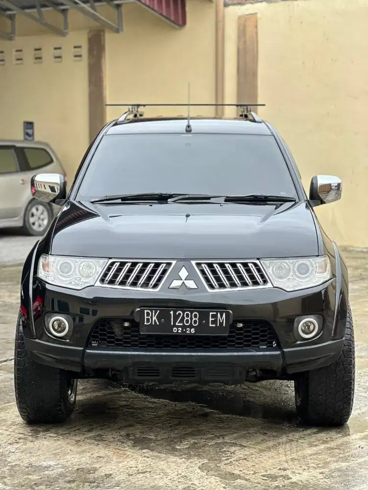 Mistubishi pajero exceed at matic 2010 pemakain 2011