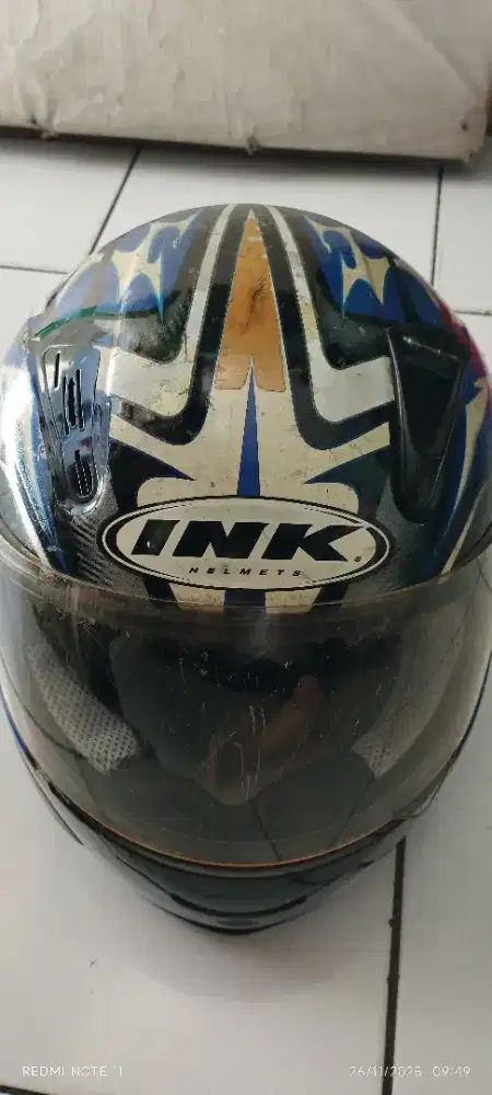 Helm merk INK . Ukuran L