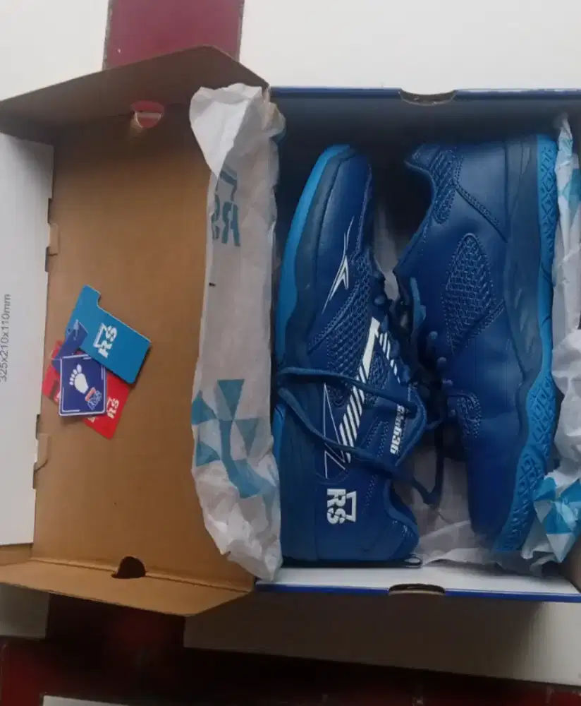 Sepatu badminton RS.super series 636 ORI