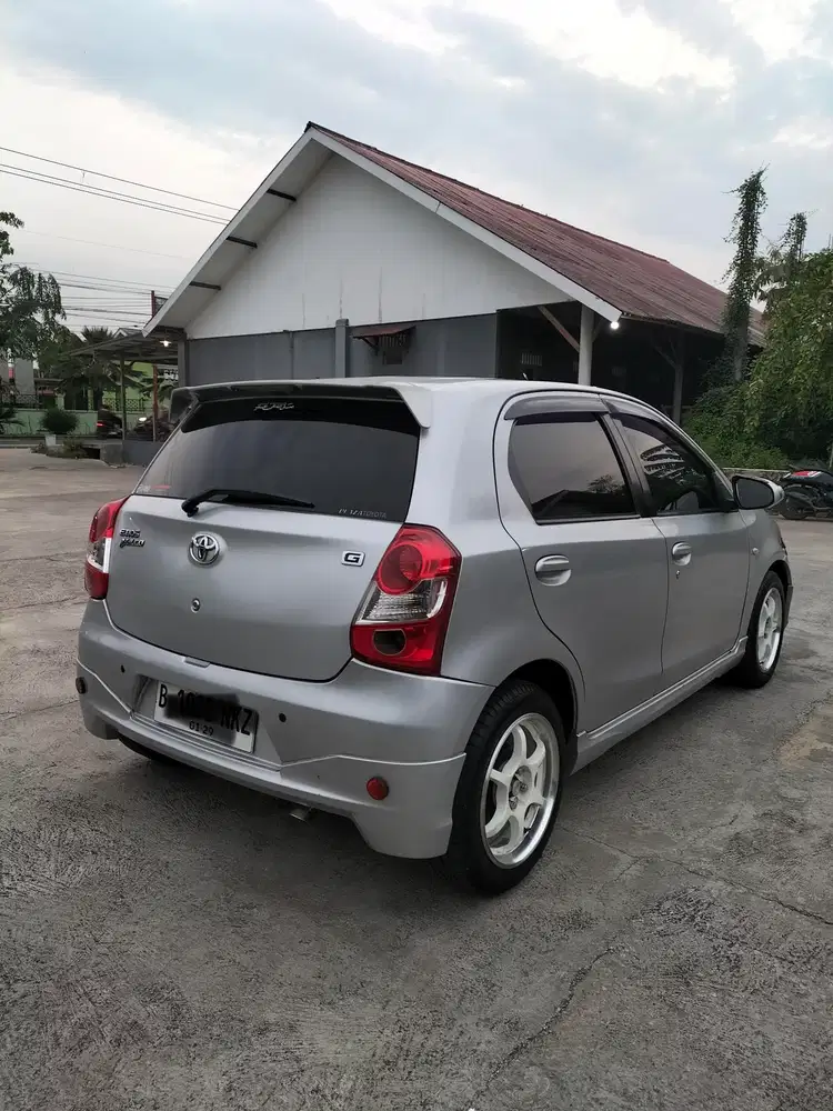 Toyota Etios Valco 2013 Bensin