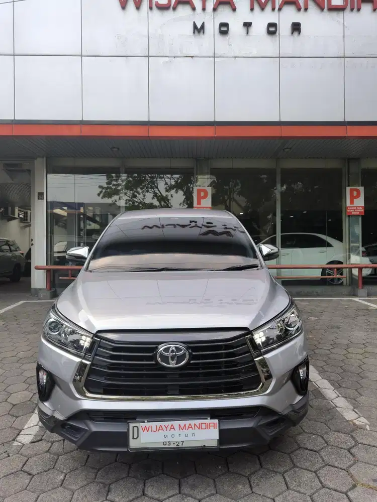TOYOTA INNOVA VENTURER 2.0 A/T 2022
