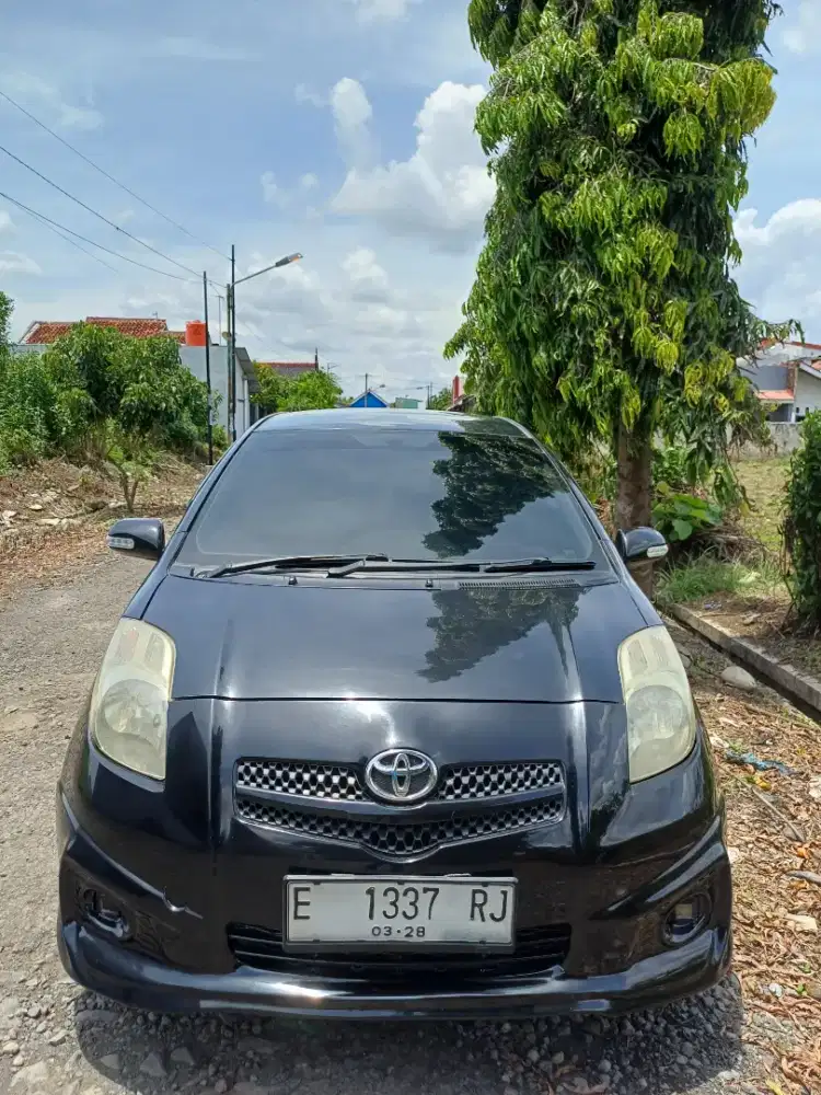 toyota yaris E. matic. 2008