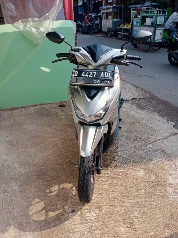 DIJUAL HONDA BEAT DELUXE THN 2021 WARNA SILVER