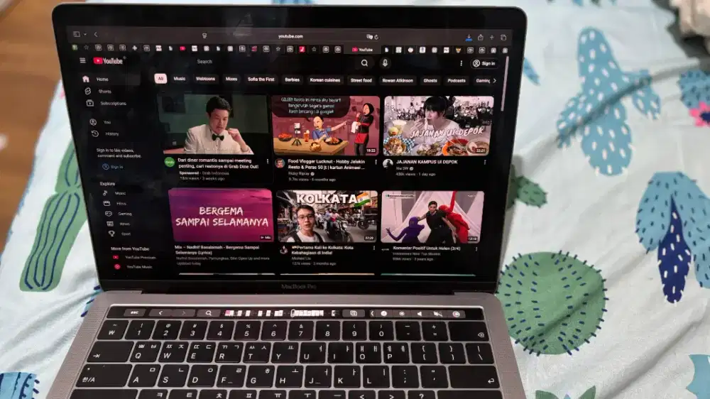 macbook pro 2019 touch bar bekas/second *masih bisa nego