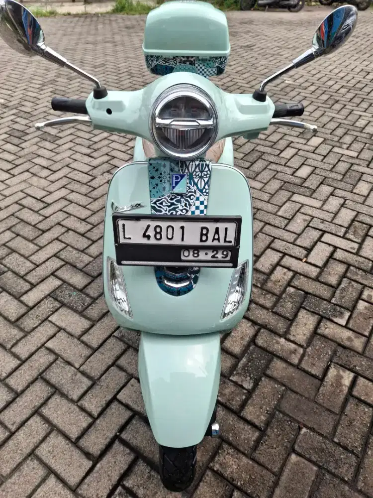 Vespa LX125 batik