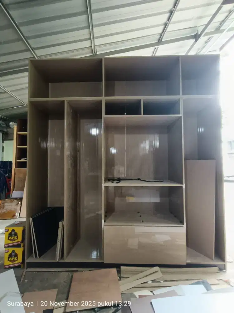 Wardrobe (lemari pakaian) ukuran 256 X 273 X60 [Baru]