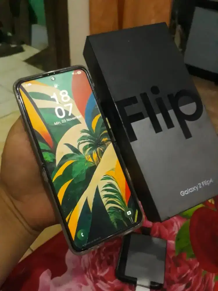 Samsung Z Flip 4 8/128 Ex SEIN