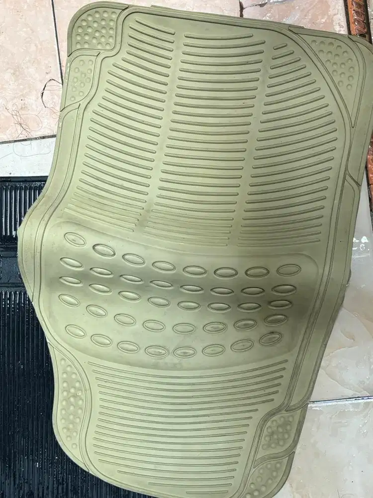 karpet keset alas kaki mobil