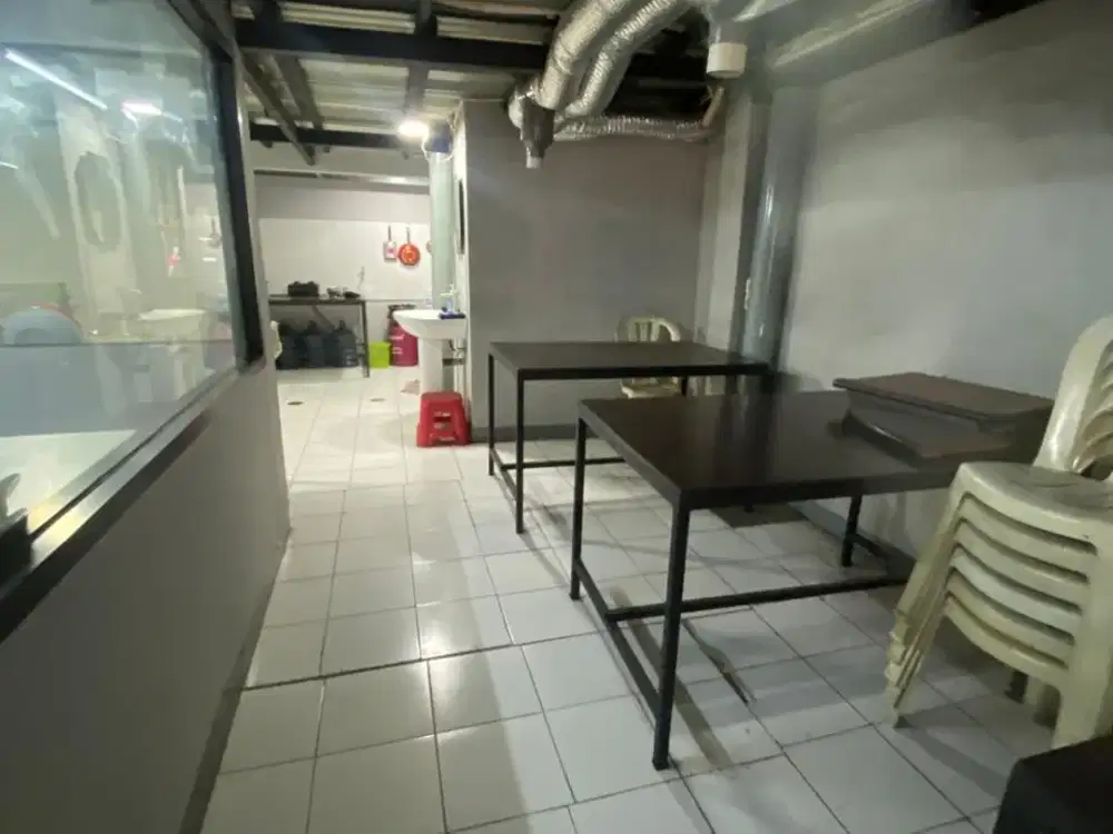 Ruko 2.5 lantai Pasar Minggu Raya eks Kost dan dapur Jual Murah