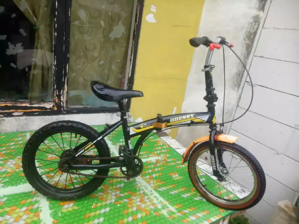 Sepeda lipat khusus anak ring 16.INCH