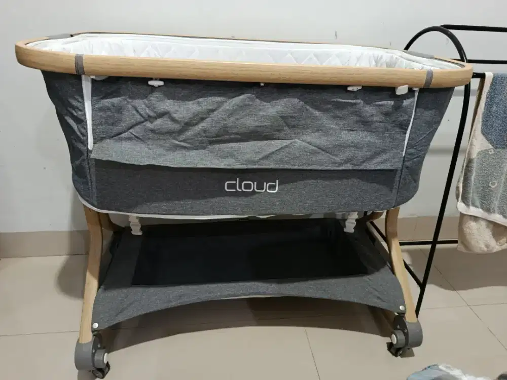 Box bayi ( tempat tidur box )