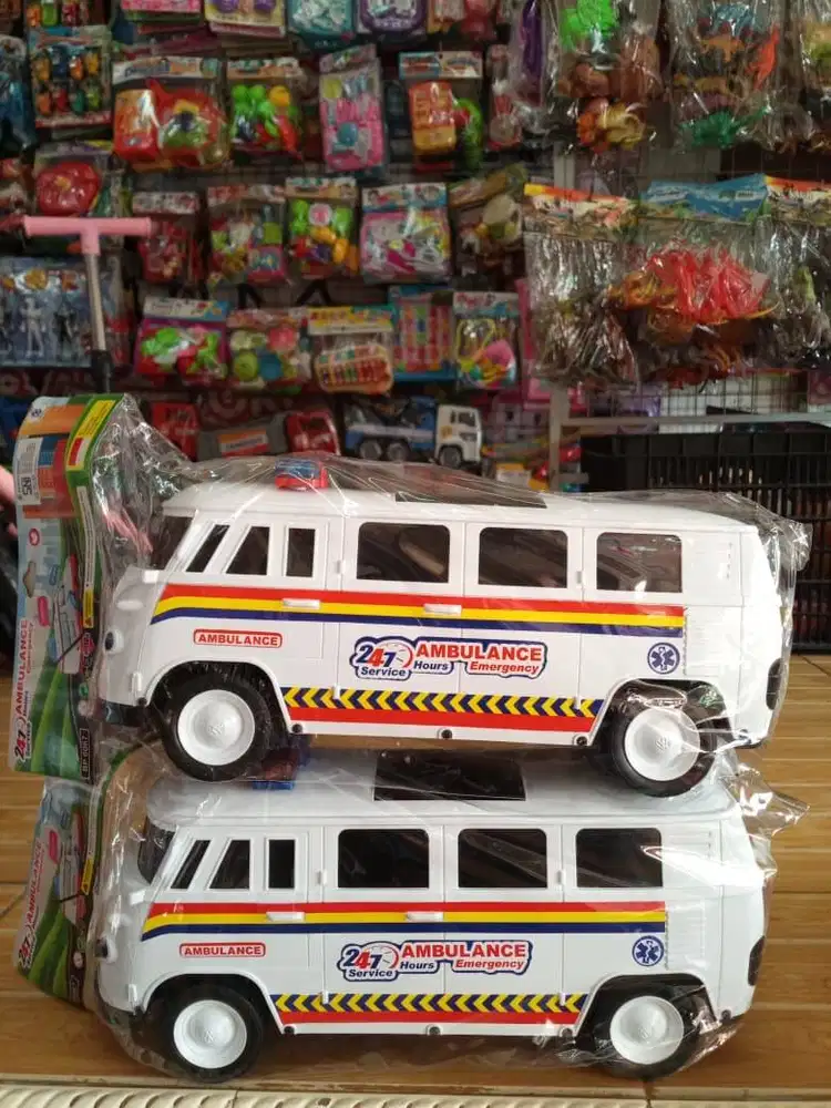 mainan anak mobil ambulance besar