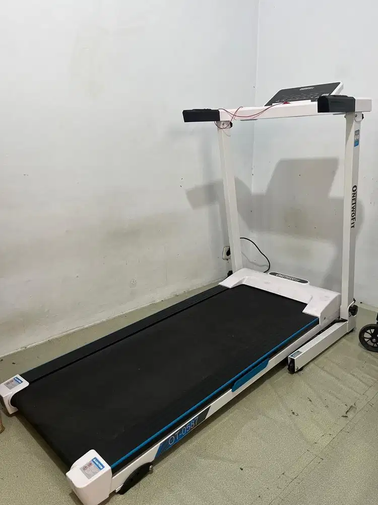 Treadmill One Two Fit -Putih (Bisa dilipat)