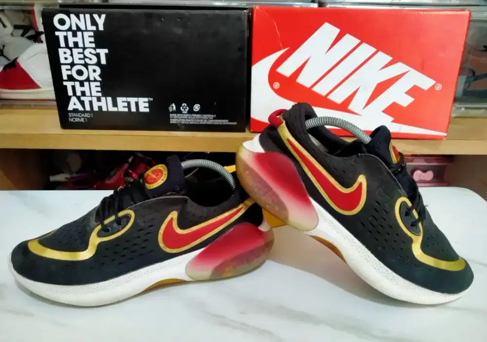 Sepatu Basket Badminto Volly Nike Joyride