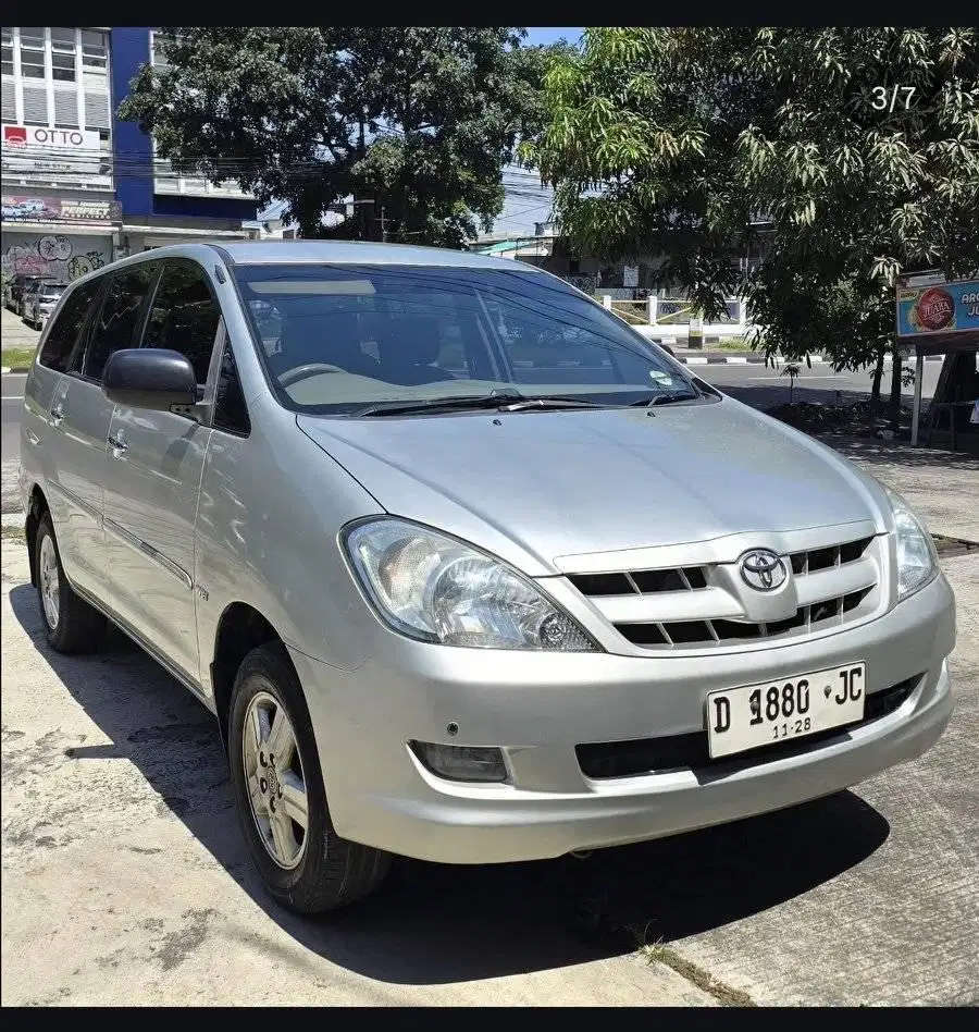 Toyota Innova G 2.0 matic 2006