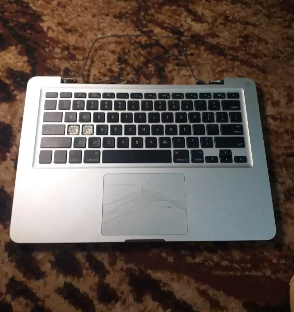 Laptop macbook minus