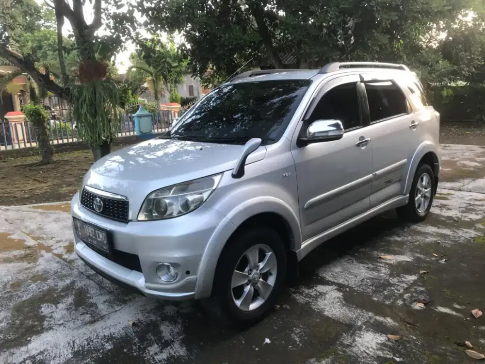 Dijual toyota rush thn 2011