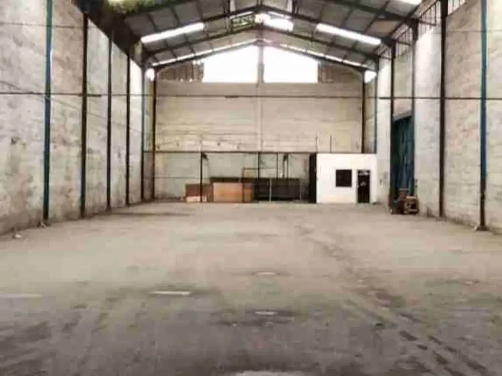 Disewakan Gudang lokasi di jalan raya Narogong Bekasi