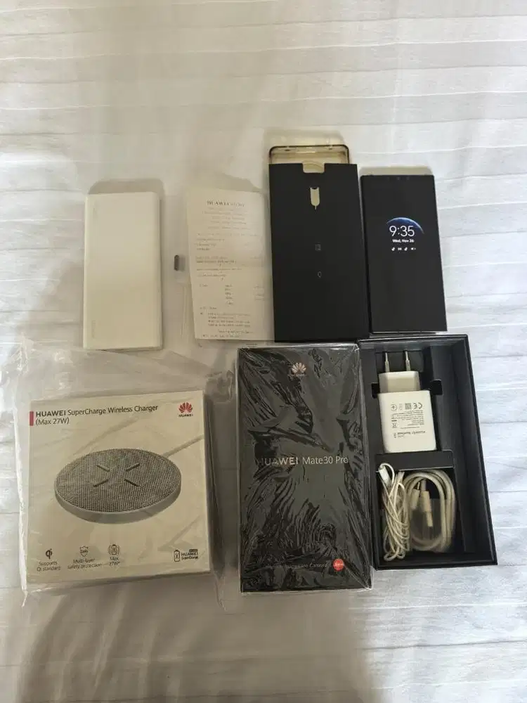 Huawei mate 30pro free wireless charger segel+powerbank ori huawei