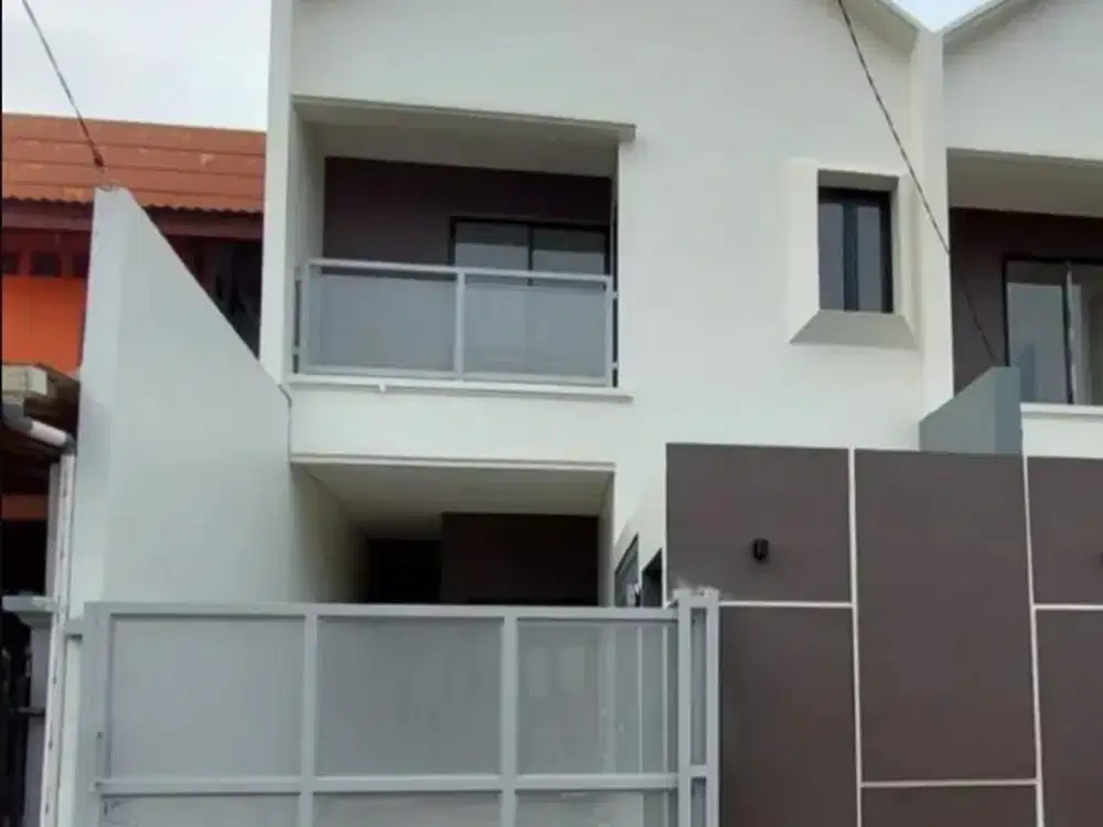 PILIHAN TEPAT UNTUK KELUARGA!! HUNIAN 2 LANTAI BERGAYA MODERN DI KAWASAN ASRI