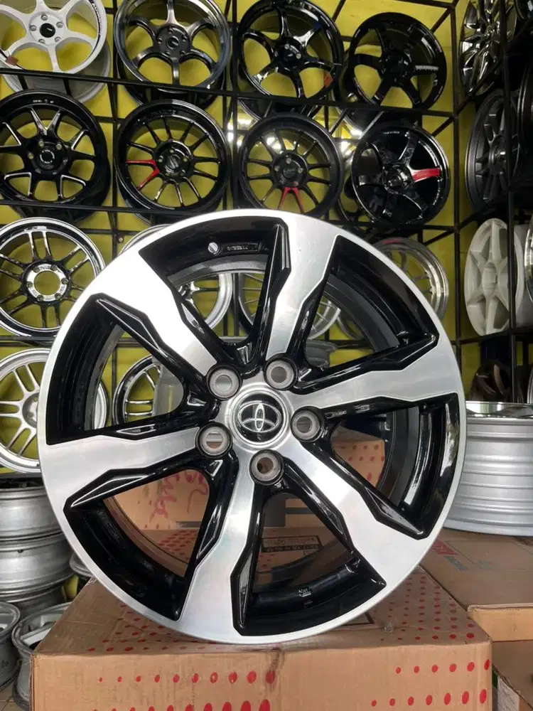 VELG INNOVA VENTURER FACELIFT R17 H5X114.3