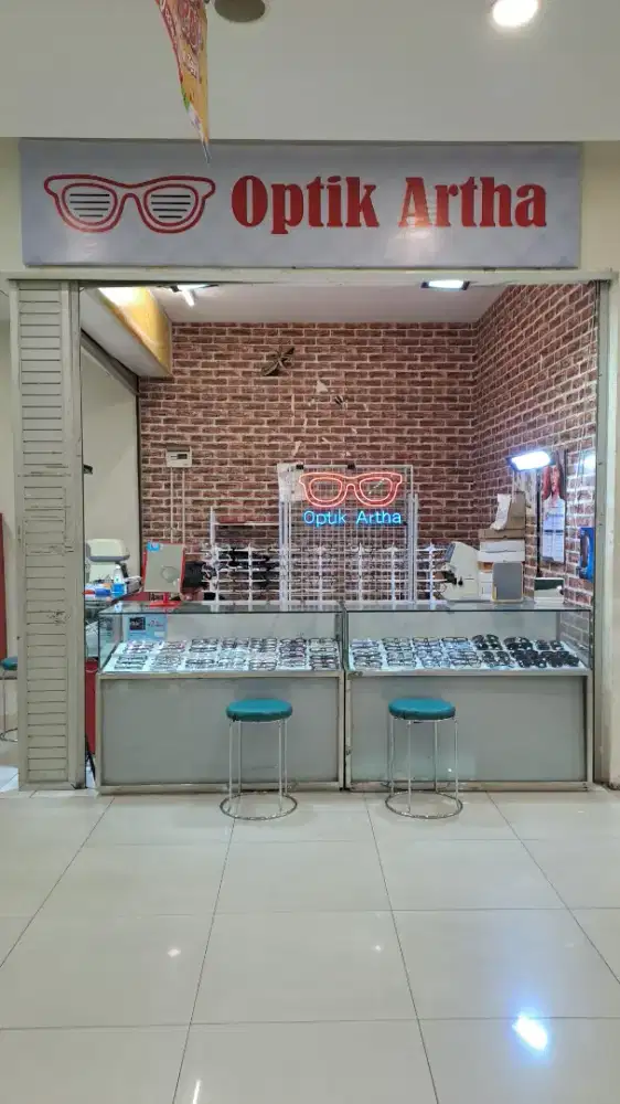 Etalase secon ex optik