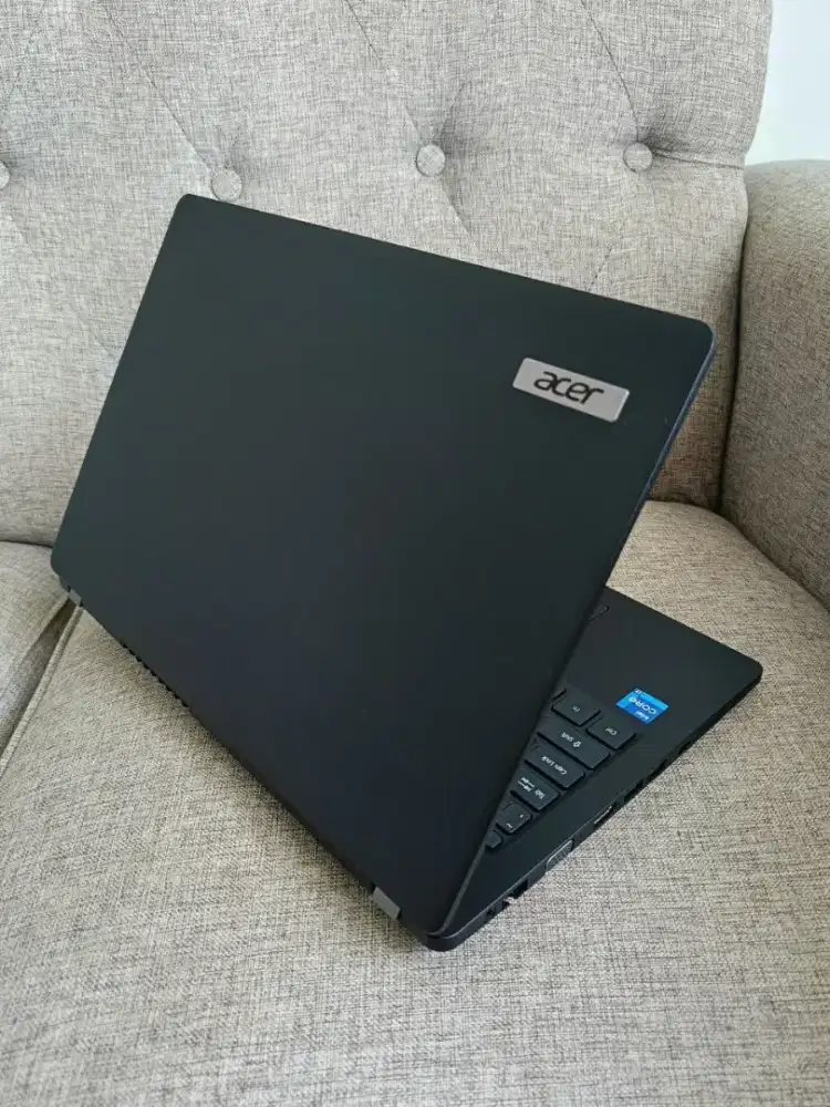 Laptop Acer Core i7 Gen 11 RAM 8GB SSD 512GB Slim Segel