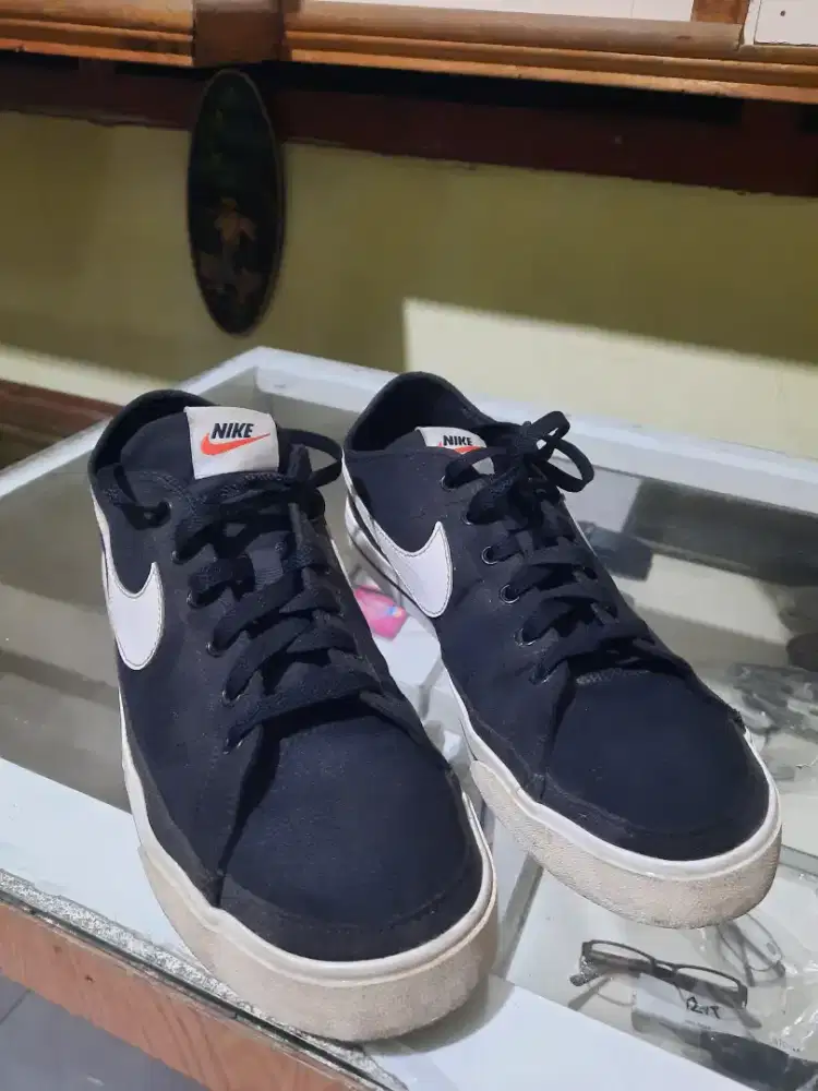 Sepatu Nike Legacy