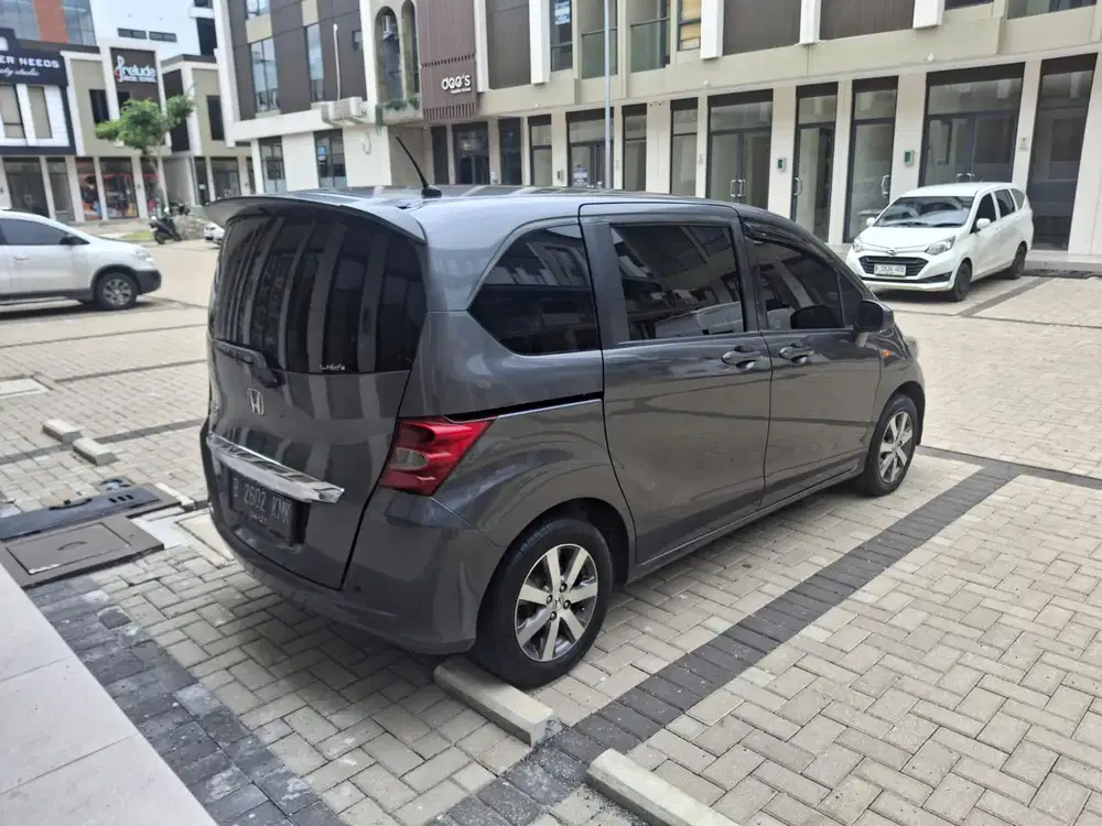 Honda Freed 2011 Bensin