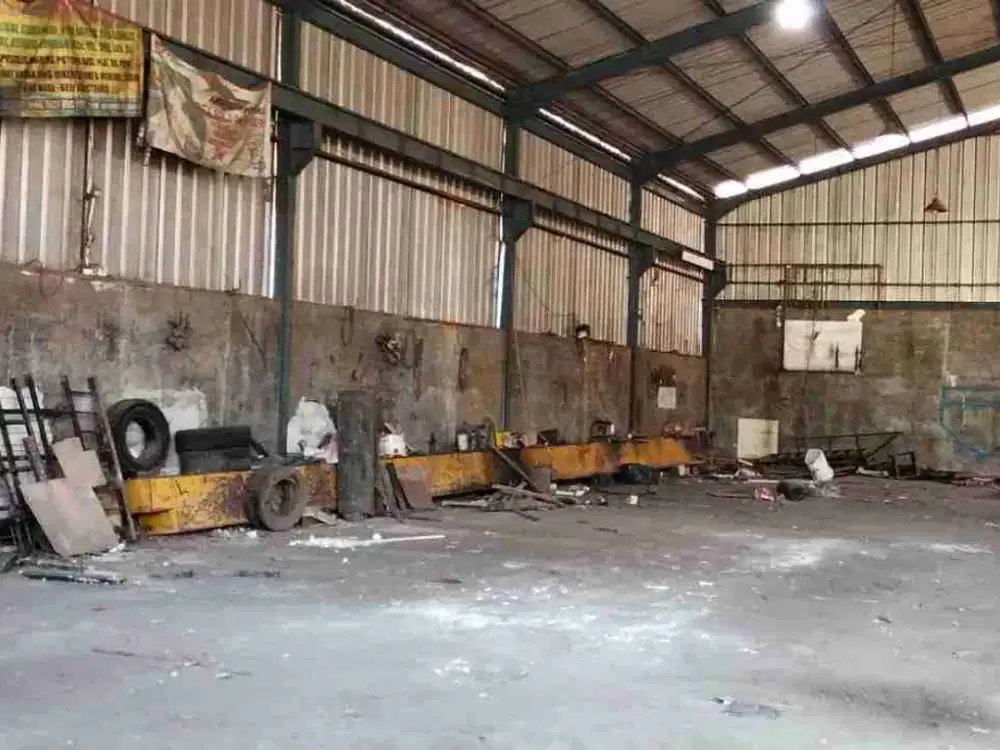 Di sewakan gudang jalan Raya Narogong Bantar gebang Bekasi