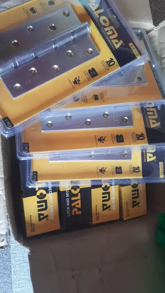 Engsel jendela dan pintu