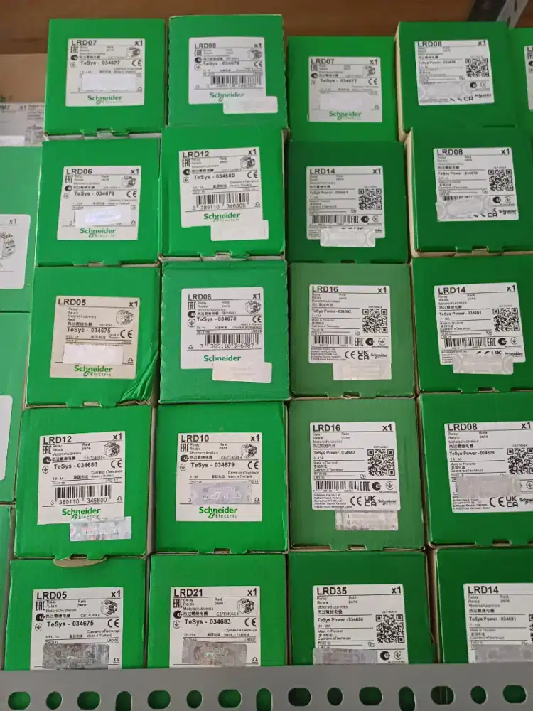 Dicari Teknisi Listrik dan Pembantu Teknisi listrik.