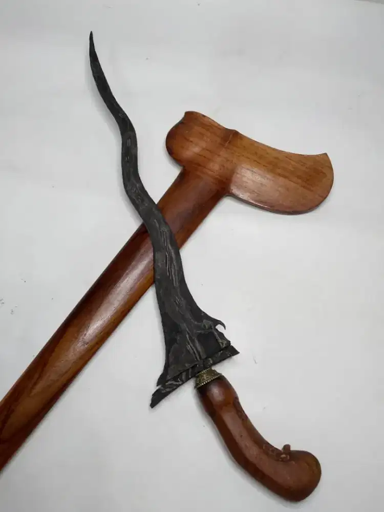Keris Sepuh kebo dhengen pamor Mrambut Wingit Utuh Keris sepuh SPESIAL