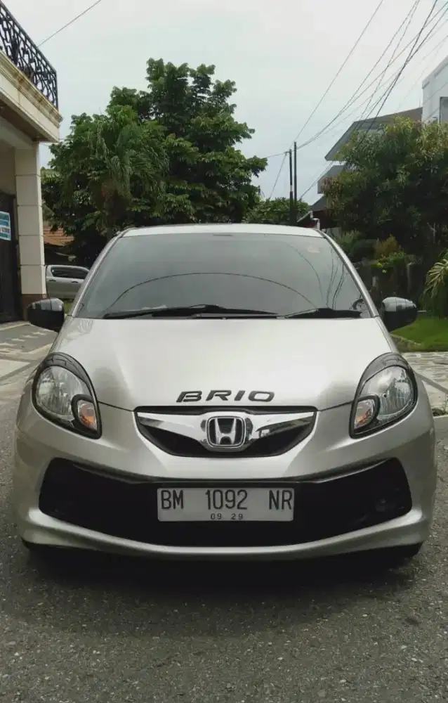 Brio E CVT AT thn 2015