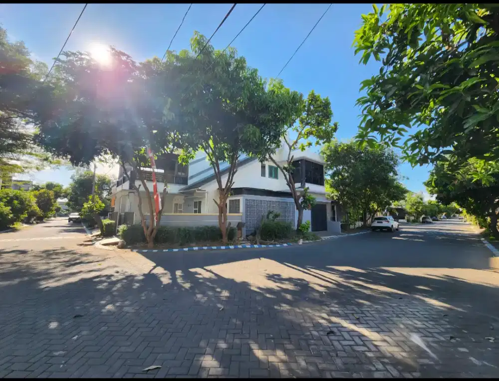 Rumah hoek 2 lantai dalam komplek dekat bandara Juanda surabaya