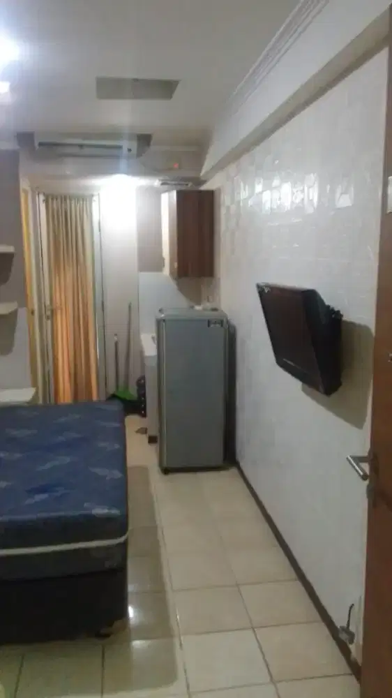 Disewakan apartemen tipe studio bersih murah jakarta barat jakarta