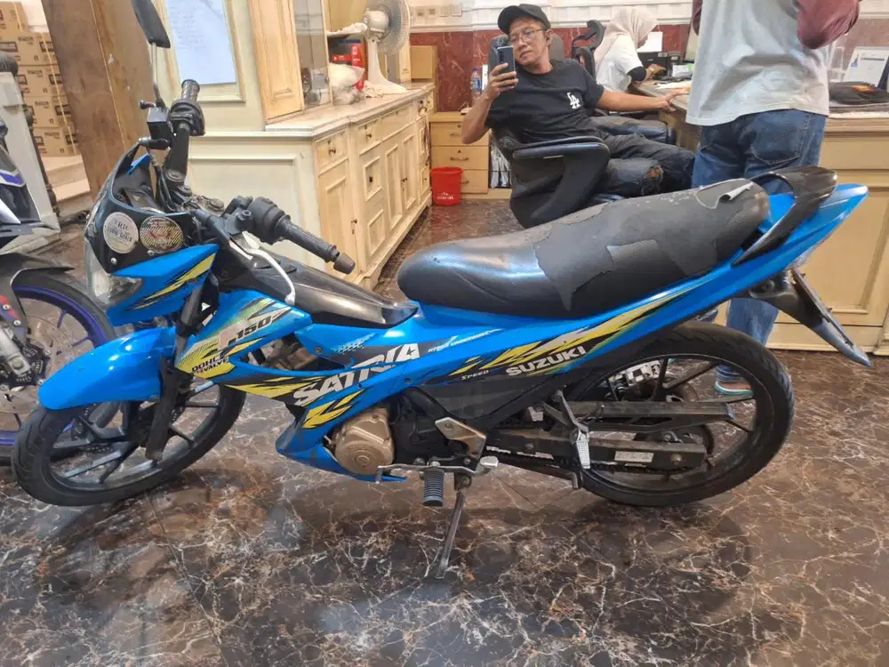 HUB KIKI DIJUAL CEPAT SATRIA FU 150 2013 / SURAT LENGKAP BISA COD