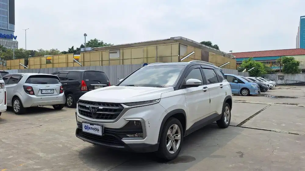 Pajak Panjang - Wuling Almaz 1.5 Smart Enjoy 7-Seater Bensin-AT 2019