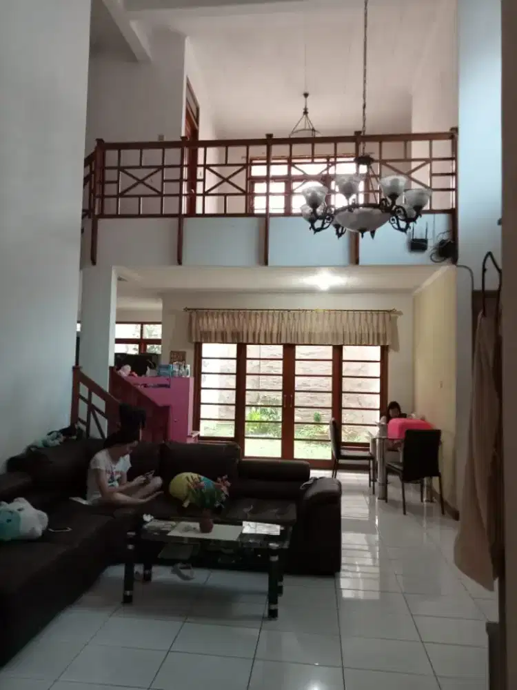 Dijual rumah luas dan nyaman di komp.Cipta Graha Gunung batu Bandung