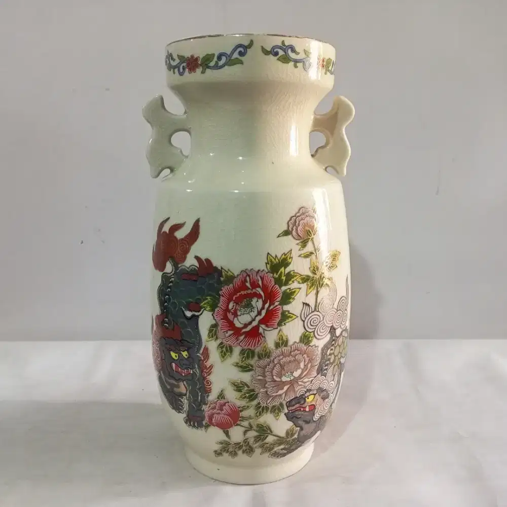 Vintage Vas Tradisional Kutani Jepang Motif Bunga & 2 Singa Mitologi
