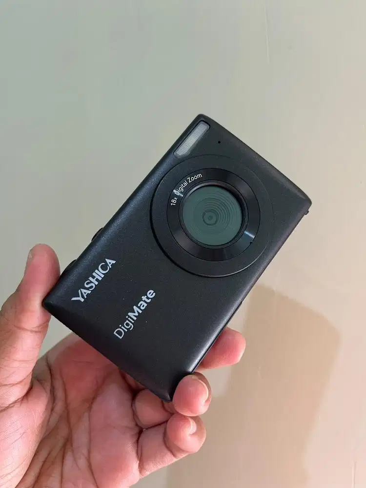Digicam Yashica baru beli 5 hari - lengkap mwulus
