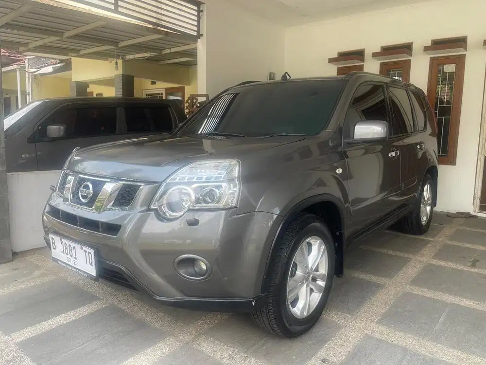 Jual nissan xtrail 2.0 cvt tahun 2014