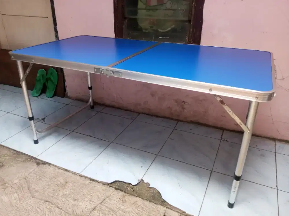 Meja Portabel / Meja Lipat