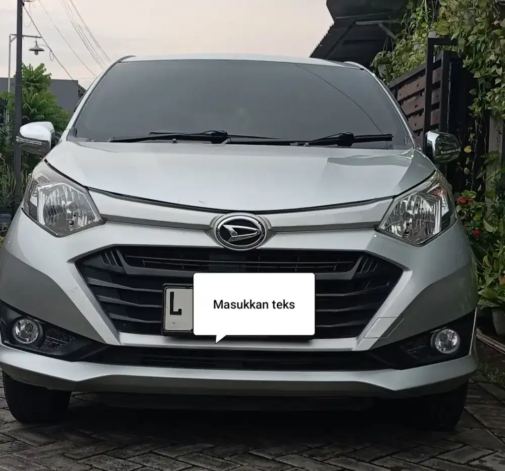 Daihatsu sigra silver 2018