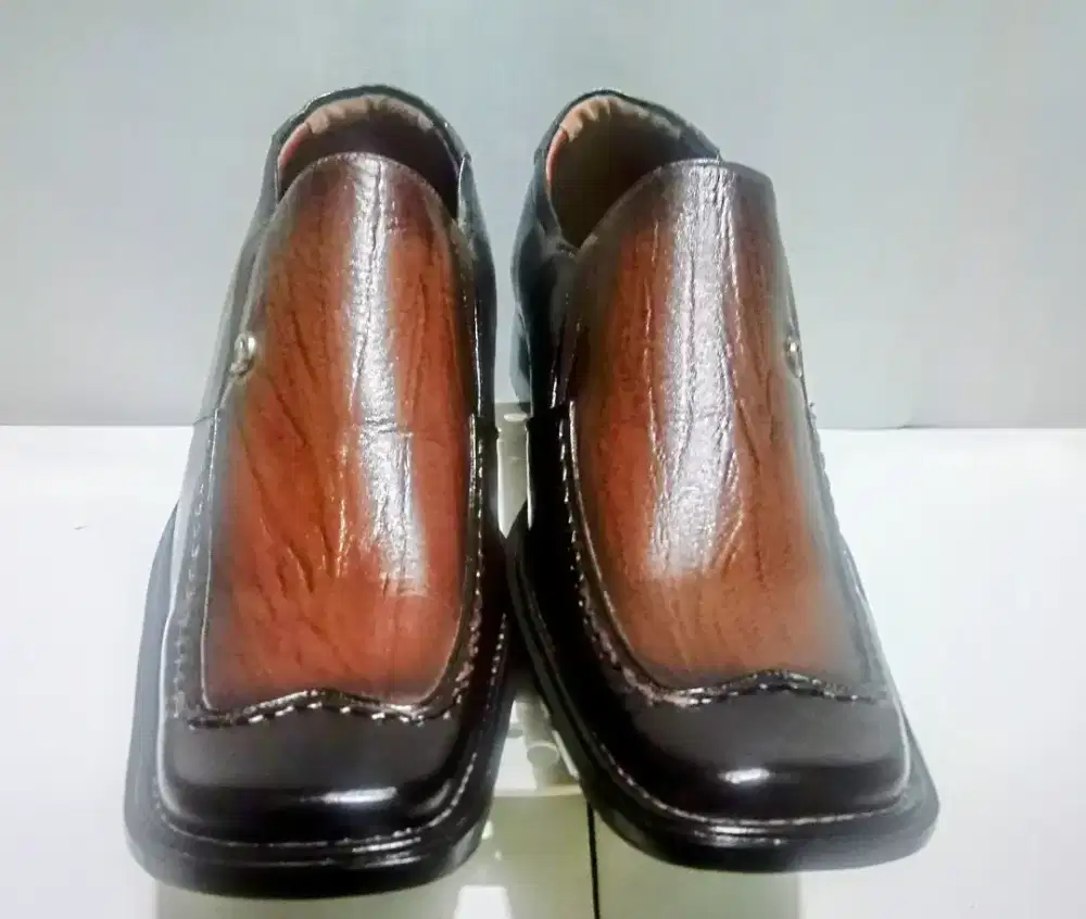 Shopee COD - Sepatu Pria Kulit Keren Import Original
