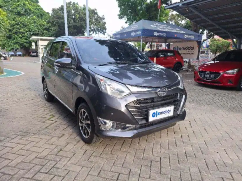 LOW DP Daihatsu Sigra 1.2 R Deluxe Bensin-MT 2017 FZX