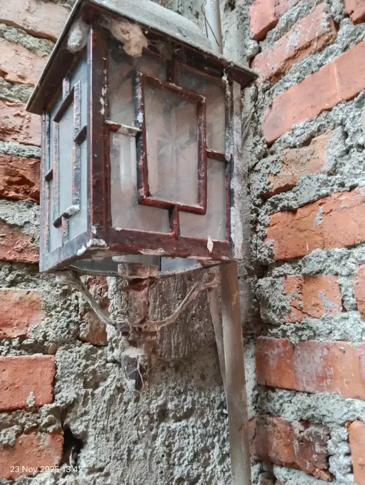 Lampu gantung taman teras bekas apa adanya cat ulang