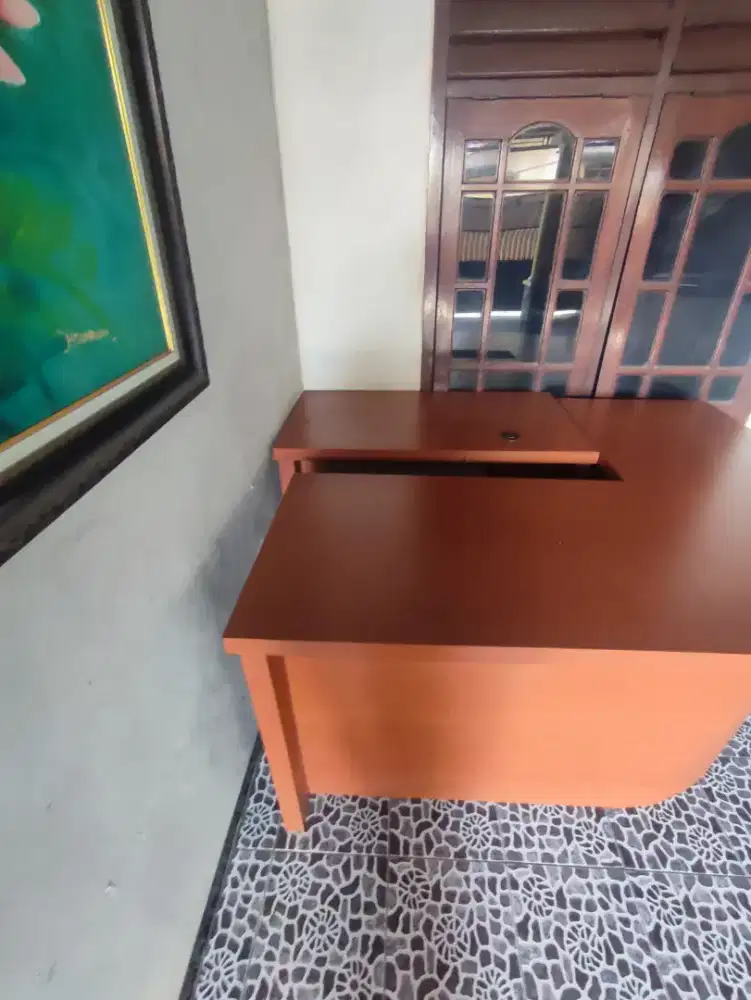 MEJA KANTOR DAN MEJA KOMPUTER