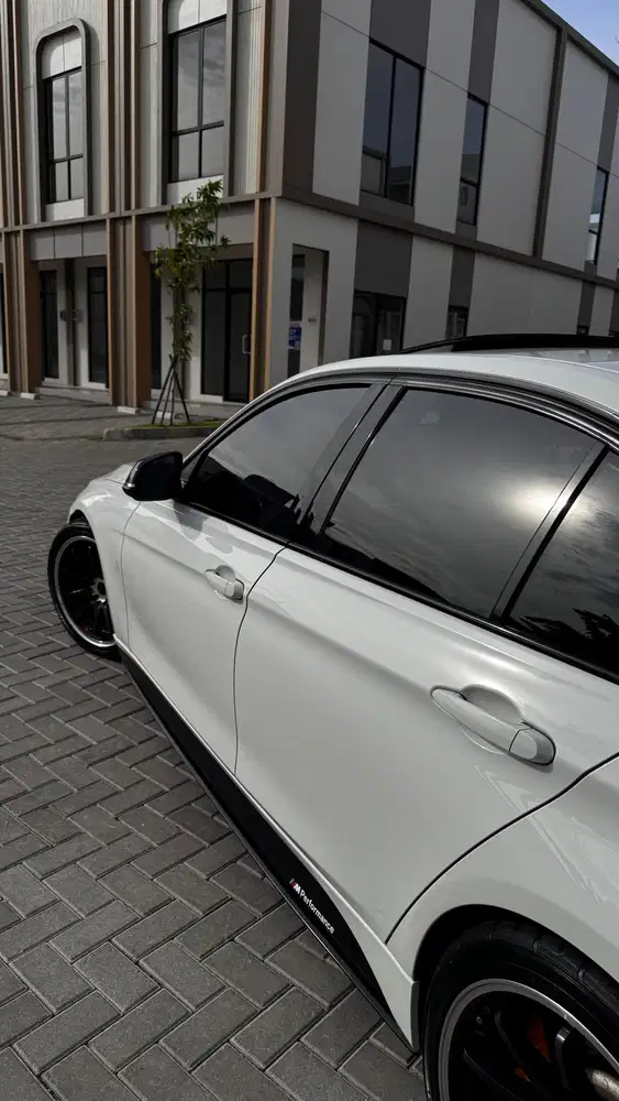 BMW F30 335i Luxury Line 2012 Bensin