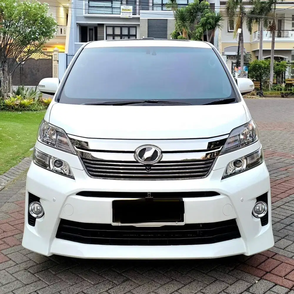 Toyota Vellfire ZG 2.4 AT 2014